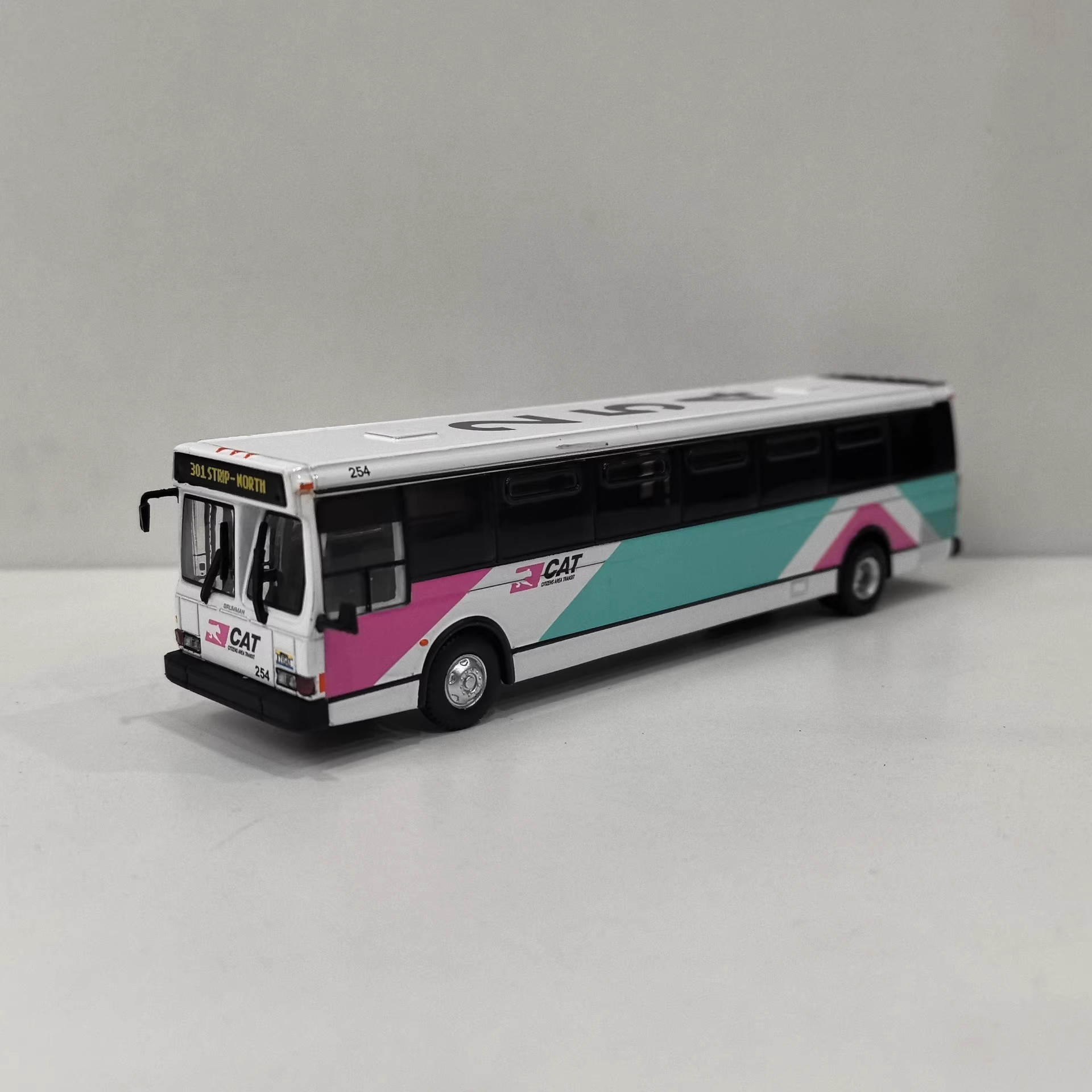 Diecast IR escala 1/87 HO GRUM - Cat Toys avaliação e preço